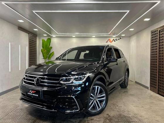 VOLKSWAGEN TIGUAN 2.0 300 TSI GASOLINA ALLSPACE R-LINE AUTOMÁTICO VOLKSWAGEN TIGUAN 2.0 300 TSI GASOLINA ALLSPACE R-LINE AUTOMÁTICO